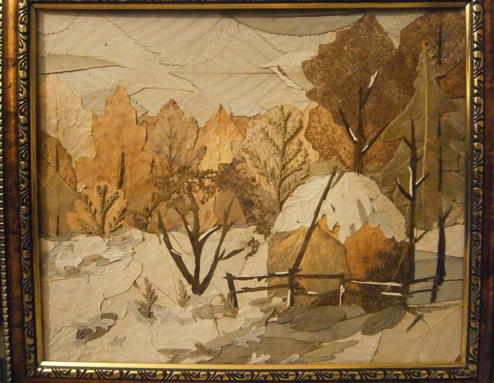 Картина из осенних листьев Зима