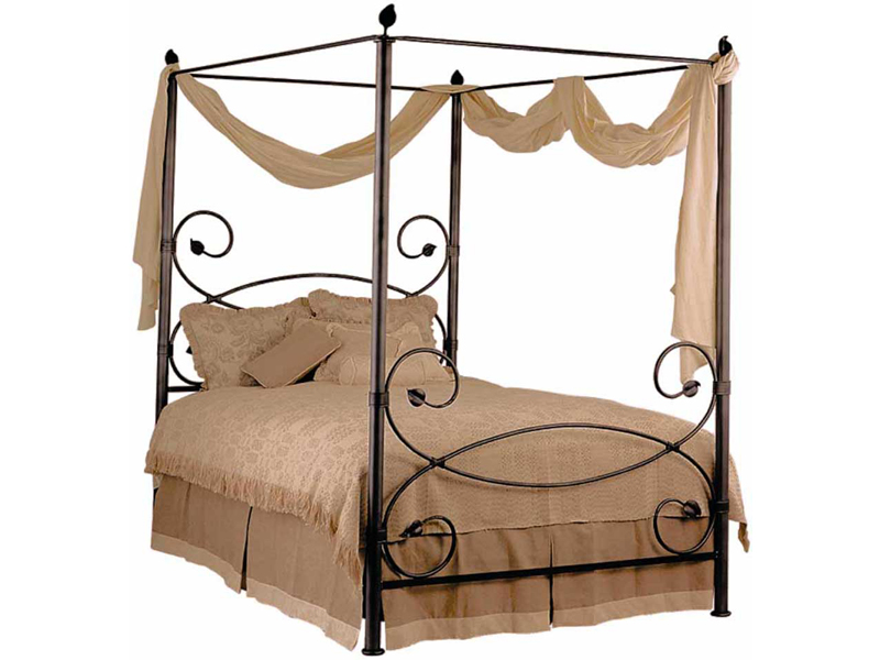 Двуспальная кованая кровать с палантином
