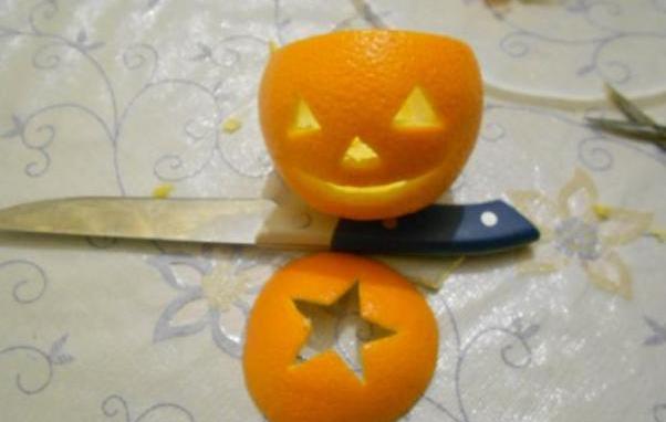 Мастер-класс по созданию подсвечника из апельсина на Хэллоуин. Шаг 3